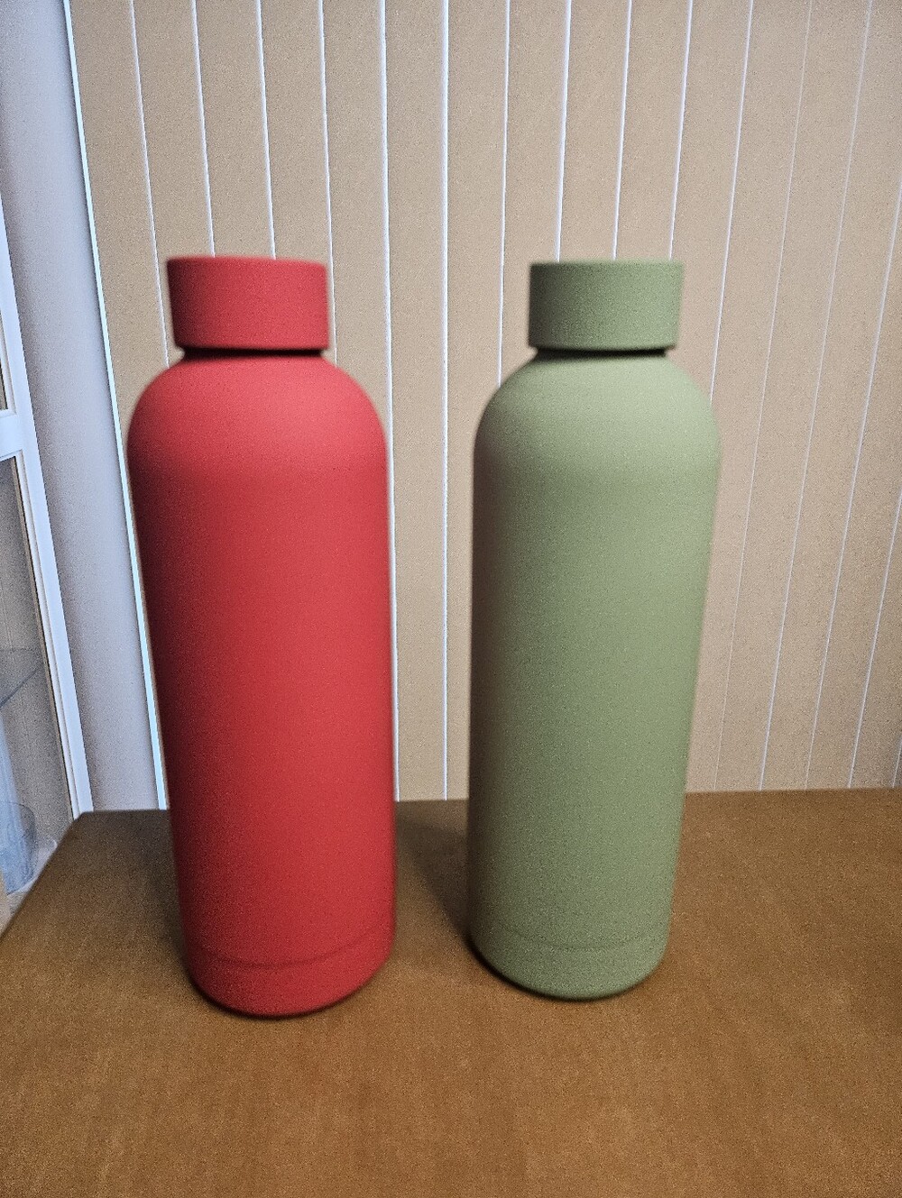 Matte Insulated Water Bottle — Pink and Green